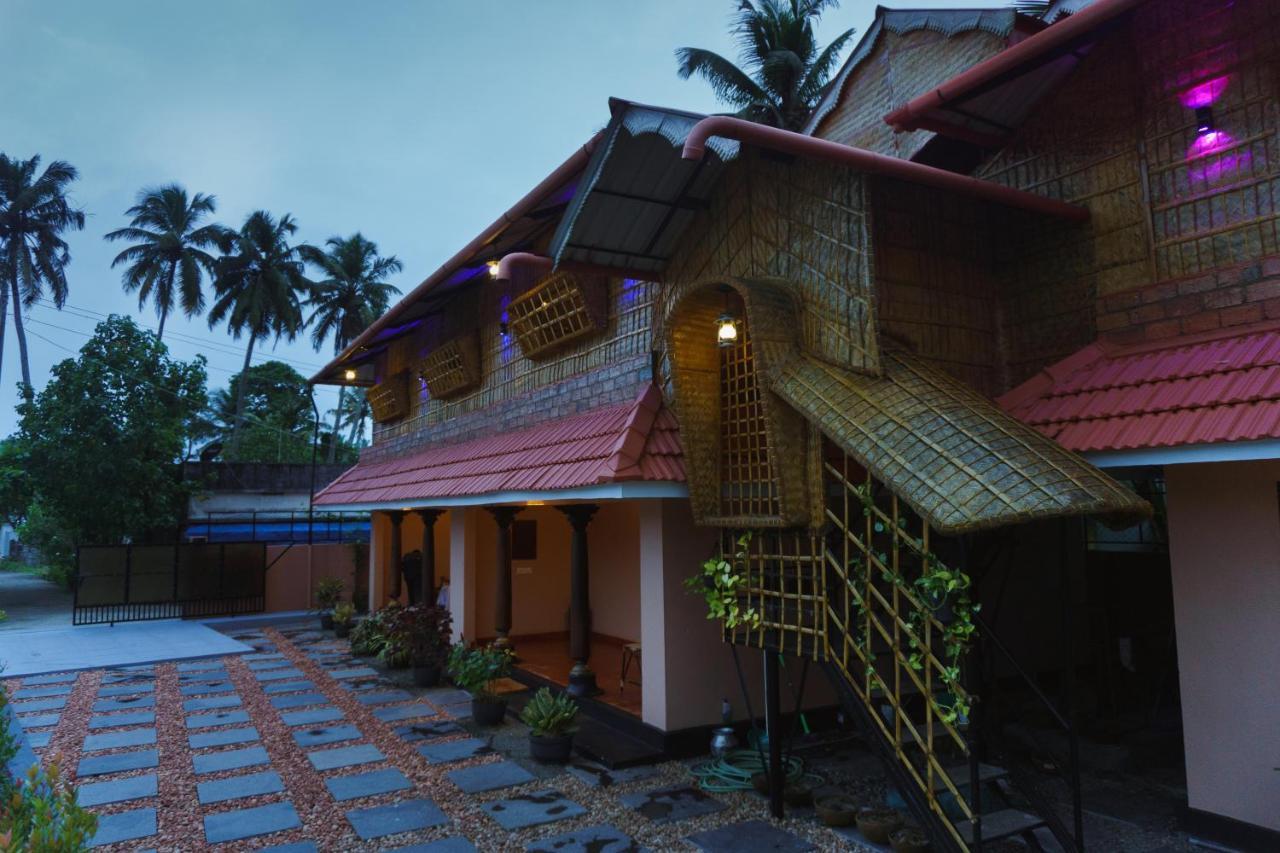 Panmana Canalview Private Cottage Azhikkal Ayiram Thengu المظهر الخارجي الصورة