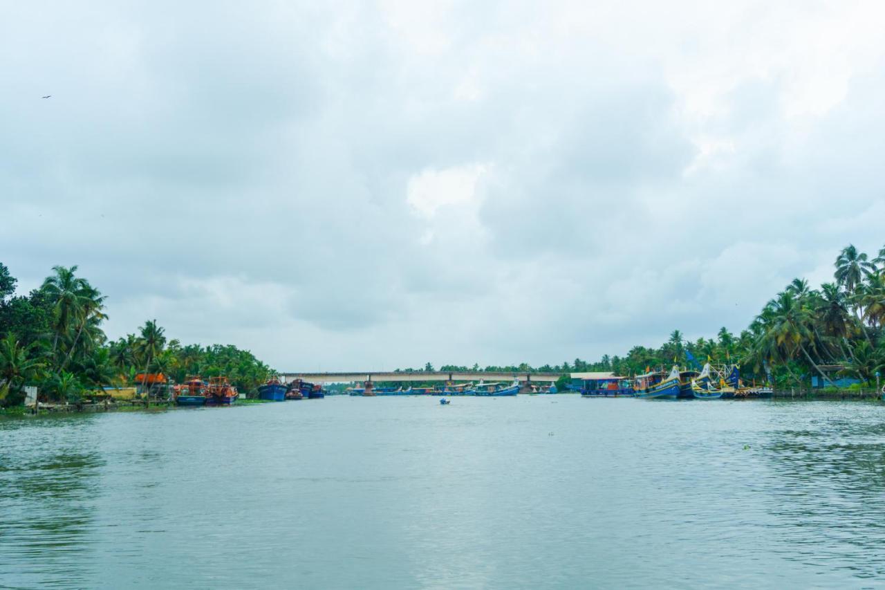 Panmana Canalview Private Cottage Azhikkal Ayiram Thengu المظهر الخارجي الصورة