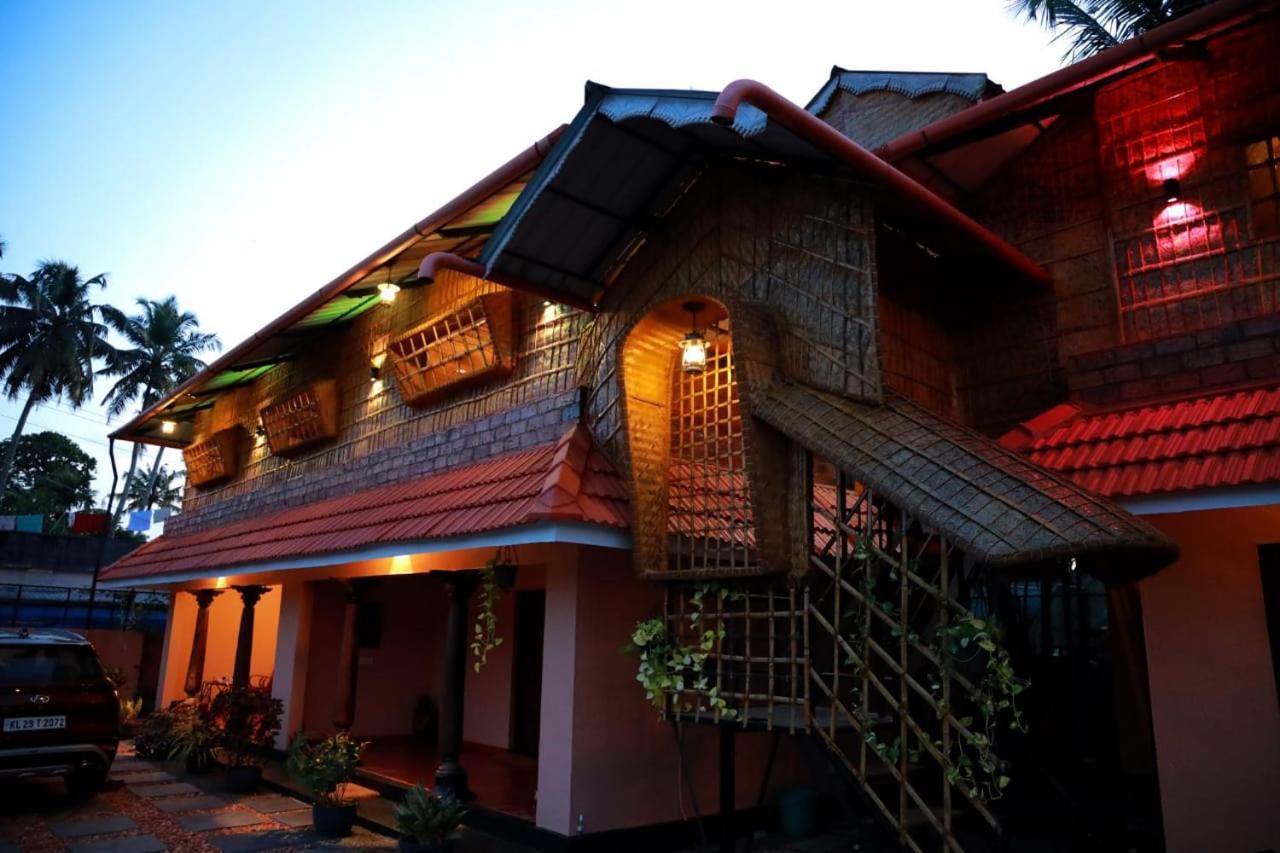 Panmana Canalview Private Cottage Azhikkal Ayiram Thengu المظهر الخارجي الصورة